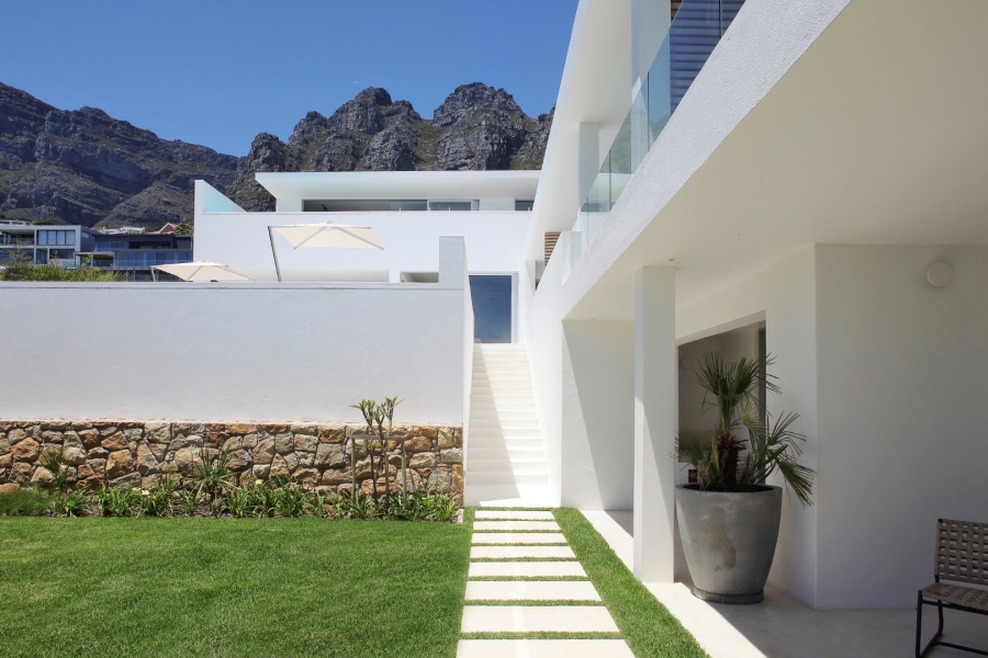 To Let 8 Bedroom Property for Rent in Bakoven Western Cape